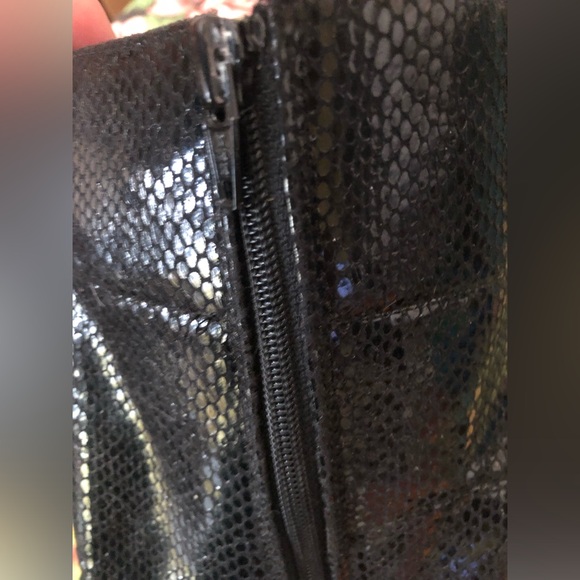 Rohde Cute And comfy black  snake print booties - Picture 3 of 7